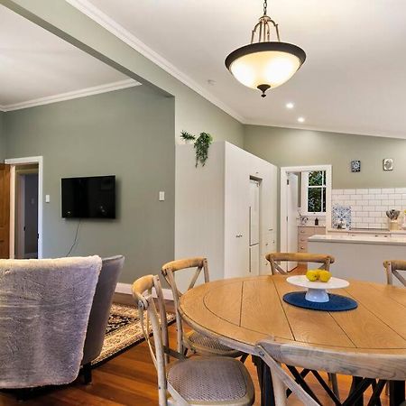 Historic Charm In Greytown - Cosy Kowhai Cottage Exterior foto
