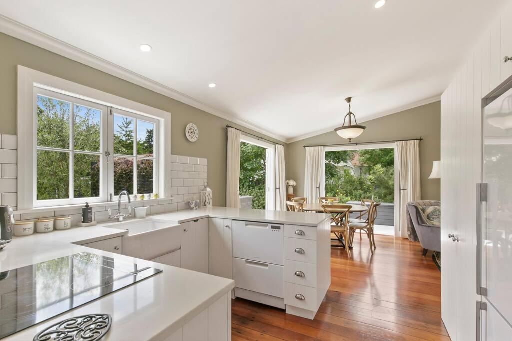 Historic Charm In Greytown - Cosy Kowhai Cottage Exterior foto