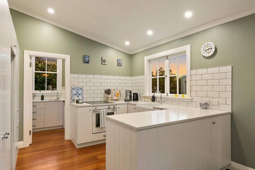 Historic Charm In Greytown - Cosy Kowhai Cottage Exterior foto