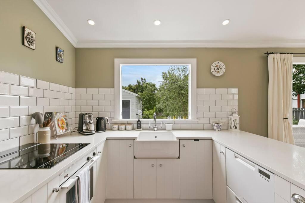 Historic Charm In Greytown - Cosy Kowhai Cottage Exterior foto
