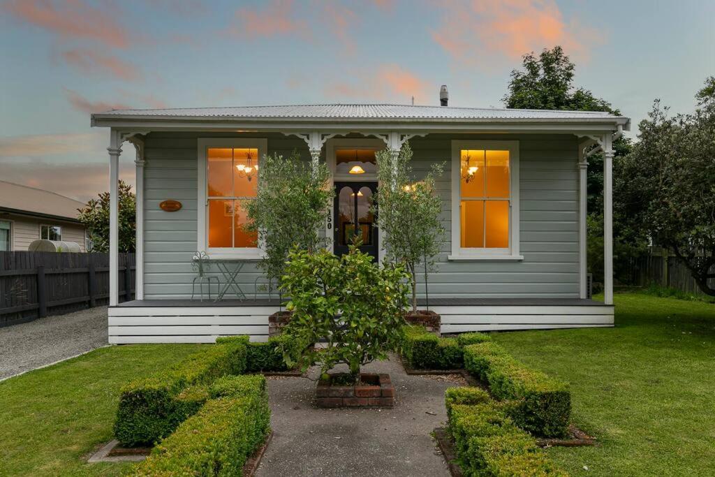 Historic Charm In Greytown - Cosy Kowhai Cottage Exterior foto