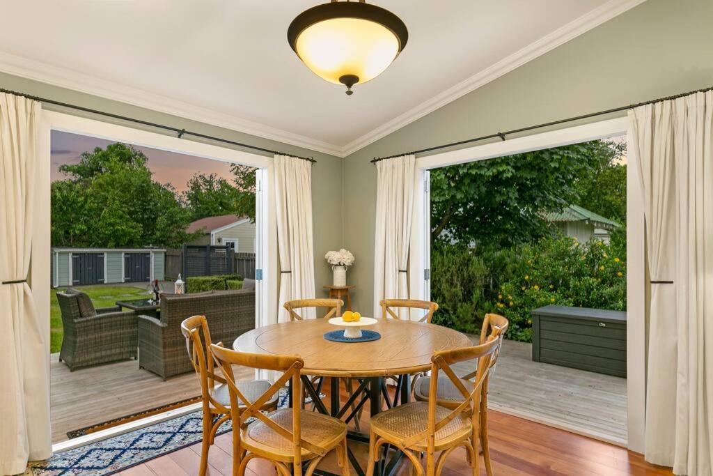 Historic Charm In Greytown - Cosy Kowhai Cottage Exterior foto